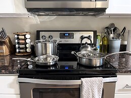 OLD Town Close to DCA King BED Walkscore 91