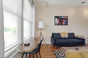 Walk Score 91 Balcony Near King ST Fast Wifi