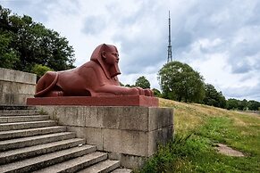 Crystal Palace Residence II