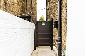 Charming Garden Studio