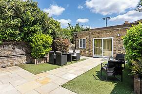 Charming Garden Studio