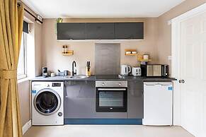 Charming Garden Studio