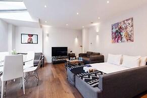 Bright Space Near Sherlock Holmes Museum