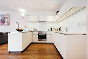 Bright Space Near Sherlock Holmes Museum