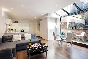 Bright Space Near Sherlock Holmes Museum