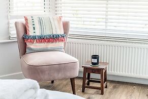 Chic and Cheerful Flat in Willesden Green