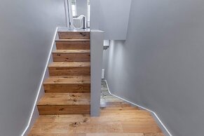 Stylish Shepherds Bush Flat