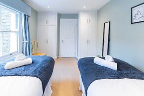 Stylish Shepherds Bush Flat