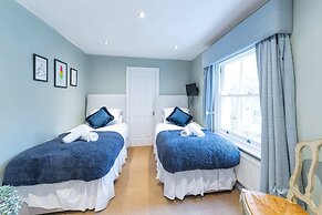 Stylish Shepherds Bush Flat