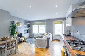 Stylish Shepherds Bush Flat