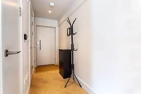 Modern Brentford Flat