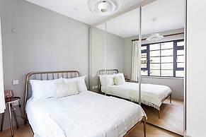 Modern Brentford Flat