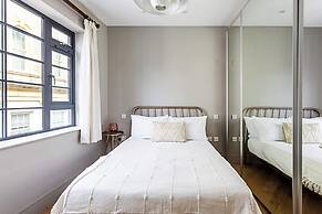 Modern Brentford Flat