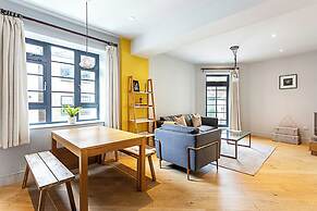 Modern Brentford Flat