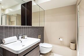 Modern Brentford Flat