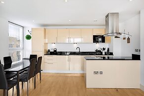 Panoramic London: 3-Bed City Oasis