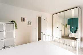 Quiet and Spacious Four Bedroom House