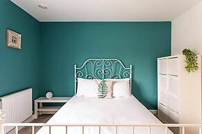 Quiet and Spacious Four Bedroom House