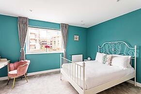 Quiet and Spacious Four Bedroom House