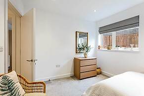 Quiet and Spacious Four Bedroom House