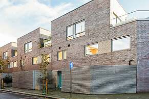 Quiet and Spacious Four Bedroom House