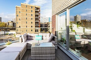 Quiet and Spacious Four Bedroom House