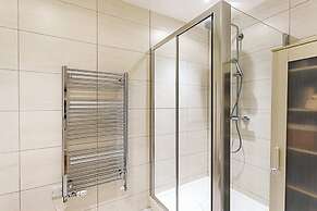 Quiet and Spacious Four Bedroom House