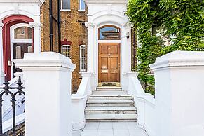 Well-designed Chelsea Flat