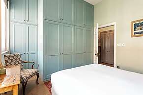 Well-designed Chelsea Flat