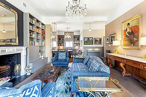 Well-designed Chelsea Flat