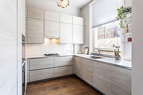 Well-designed Chelsea Flat