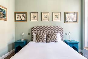 Well-designed Chelsea Flat