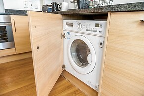 Modern Comfort: Stratford 3BR Duplex