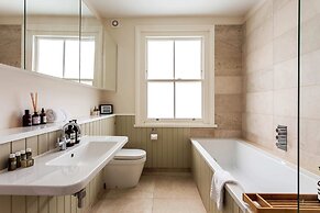 Gorgeous Garden Townhouse