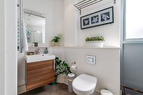 Bright & Spacious Battersea Flat