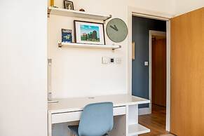 Bright & Spacious Battersea Flat