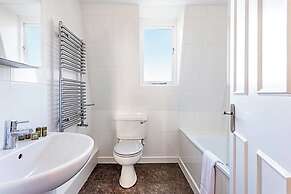 Three Bedroom Kensington Flat