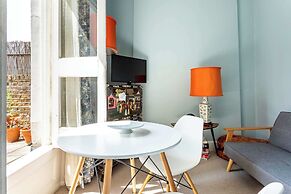 Cosy North Kensington Flat