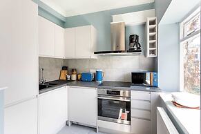 Cosy North Kensington Flat