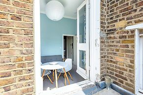Cosy North Kensington Flat