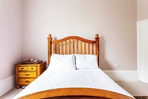 Cosy North Kensington Flat