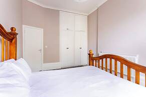 Cosy North Kensington Flat