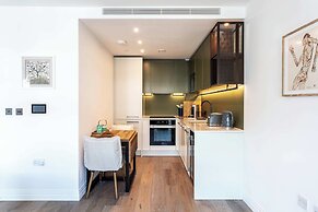 Modern Chelsea Apartment