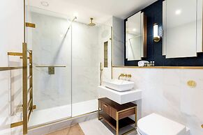 Modern Chelsea Apartment