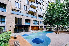 Modern Greenwich Flat With Parking