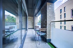 Modern Greenwich Flat With Parking