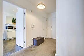 Modern Greenwich Flat With Parking