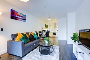 Modern Greenwich Flat With Parking