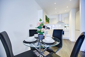 Modern Greenwich Flat With Parking