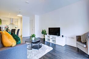Modern Greenwich Flat With Parking